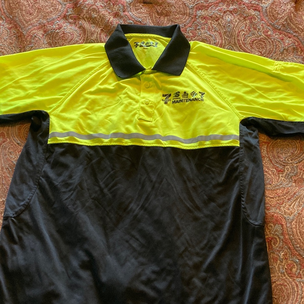 7 eleven Maintenance Shirt NWOT